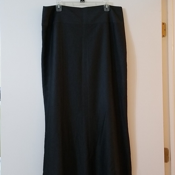 Fully lined gray full length skirt - Picture 1 of 4